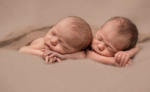 Fotostyle Schindler / Fotograf aus Straubing / Zwillinge / Newborn / Babyfotografie / Newbornfotograf