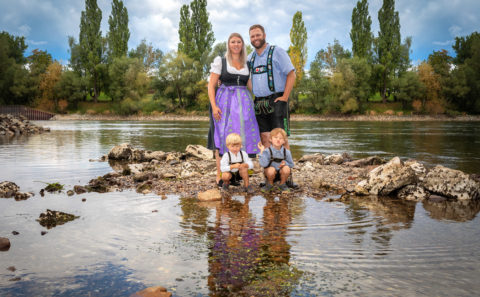 Familie / Family / Paarshooting / Schwangerschaft / Newborn / Fotostyle Schindler / Straubing www.fotostyle-schindler.de /